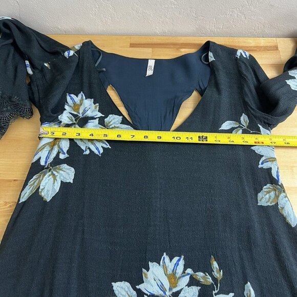 Free People Wanderer Mini Dress Gray Floral Cutout Long Bell Sleeve Lace Size XS - Picture 13 of 16
